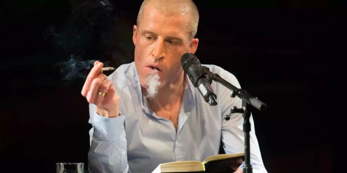 Statt in Wohnung - Benjamin von Stuckrad-Barre lebt lieber im Hotel