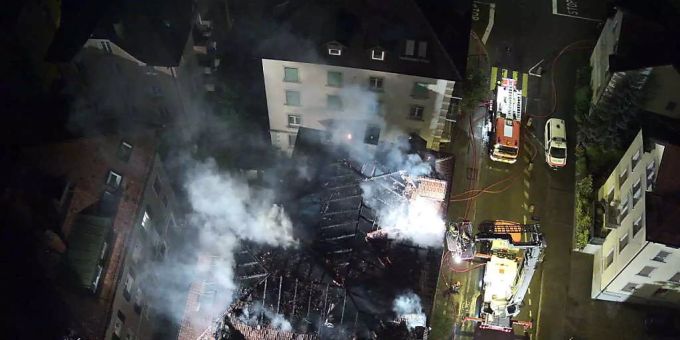 Das Haus mit zehn Wohnungen war nach dem Brand nicht mehr bewohnbar. Das Haus mit zehn Wohnungen war nach dem Brand nicht mehr bewohnbar.