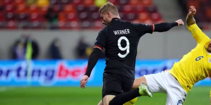 Kam gegen Rumänien 14 Minuten zum Einsatz: Timo Werner (l). Foto: Stefan Constantin/dpa Kam gegen Rumänien 14 Minuten zum Einsatz: Timo Werner (l). Foto: Stefan Constantin/dpa