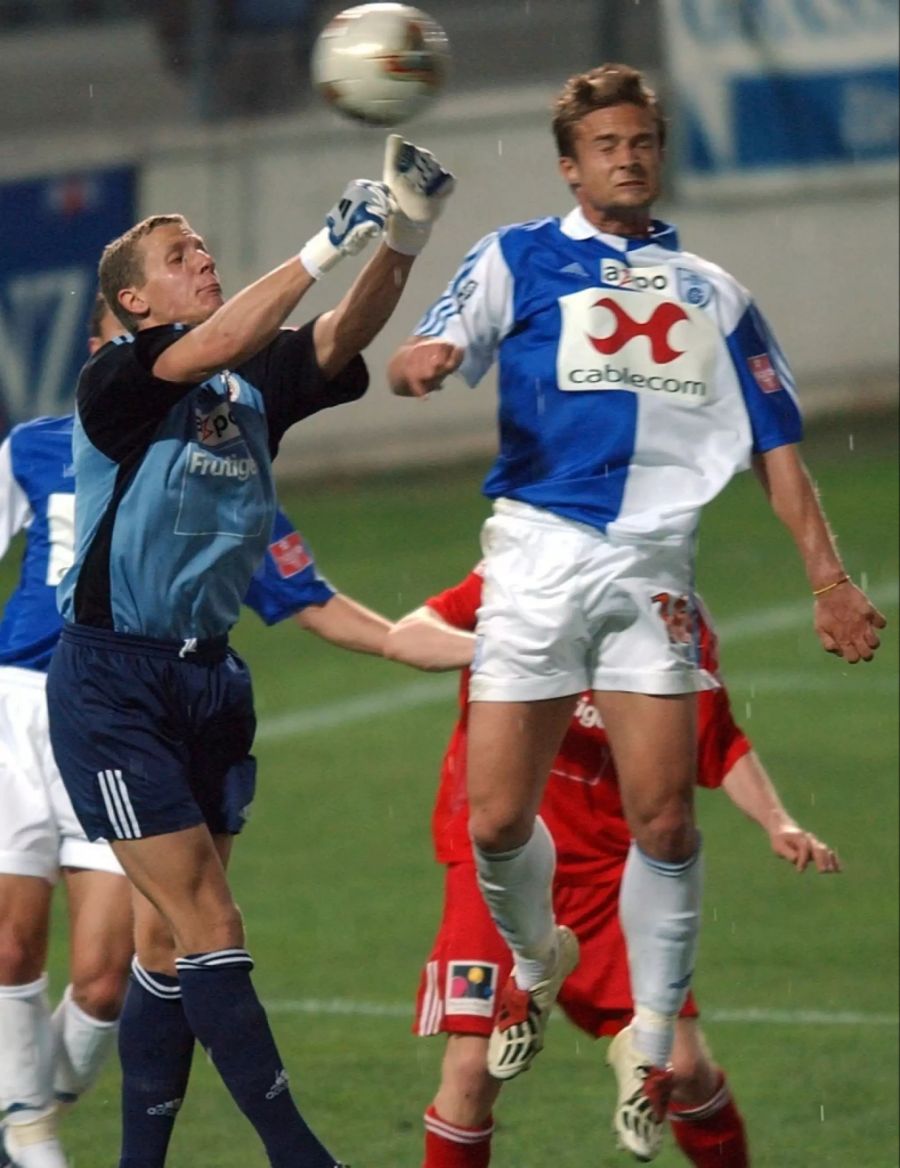 Während seiner ganzen Profikarriere steht Marco Wölfli bei YB unter Vertrag. Einzig 2002/2003 spielt er zwecks einer Leihe eineinhalb Jahre beim FC Thun.