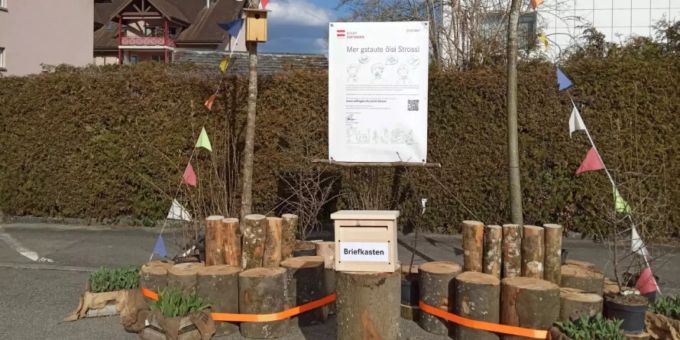 Mit dieser Installation werden die Anwohnenden auf das Projekt aufmerksam gemacht. Projekt