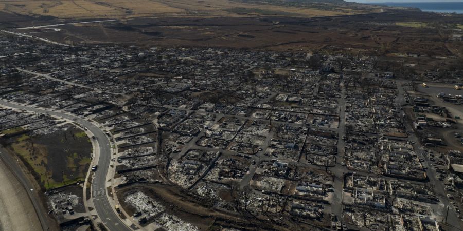 Eine Gesamtansicht zeigt die Folgen eines Waldbrandes in Lahaina, Hawaii, am Donnerstag, 17. August 2023.