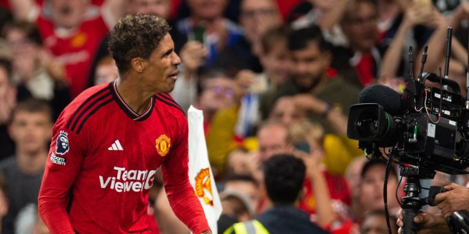 Raphael Varane feiert sein Tor im Spiel gegen Wolverhampton. Premier LEague