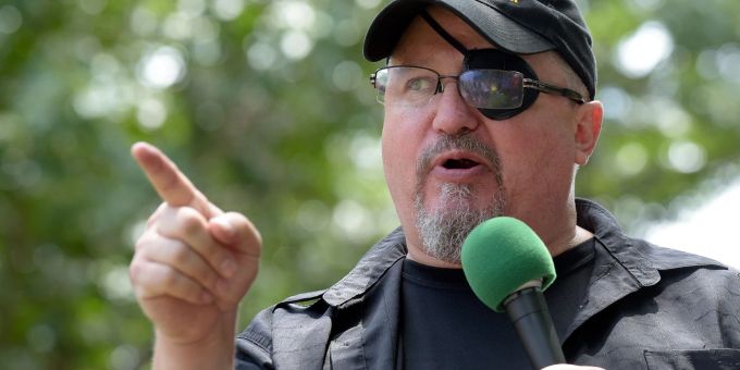 Stewart Rhodes, Gründer rechtsextremen Miliz «Oath Keepers», spricht während einer Kundgebung vor dem Weissen Haus. Stewart Rhodes, Gründer rechtsextremen Miliz «Oath Keepers», spricht während einer Kundgebung vor dem Weissen Haus.