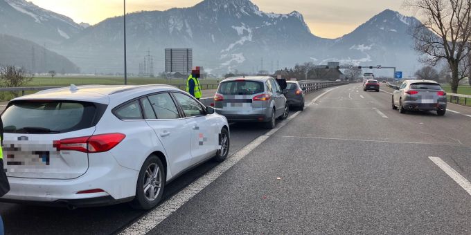 Bilten GL: Verkehrsunfall auf der Autobahn A3. Glarus