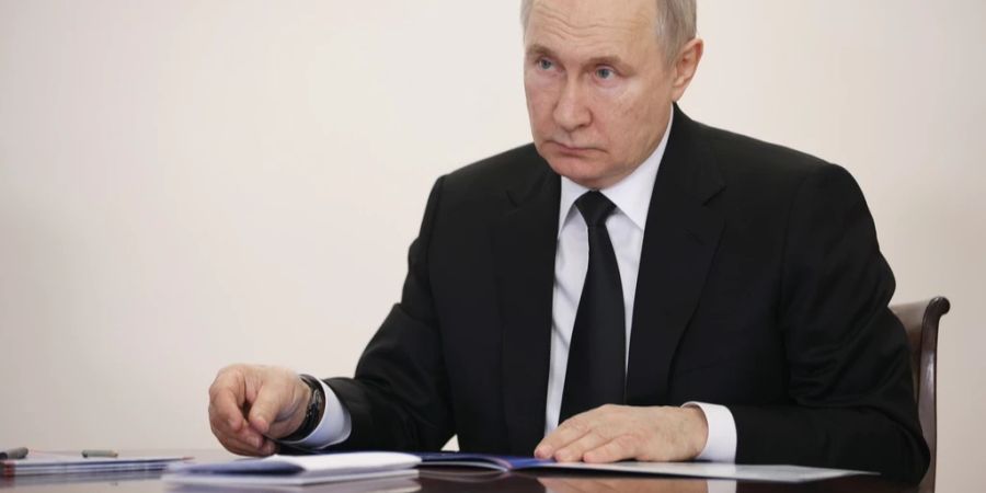 Für Kreml-Chef Wladimir Putin werden die Geschäfte im Ukraine-Krieg zu langsam abgewickelt.