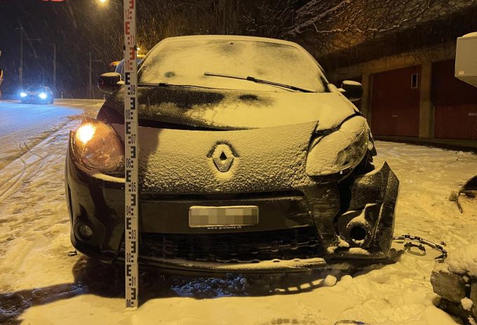 Beim Unfall entstand ein Sachschaden. Beim Unfall entstand ein Sachschaden.