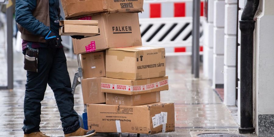 Die Paketfirmen arbeiten in Deutschland unterschiedlich stark mit externen Dienstleistern zusammen.