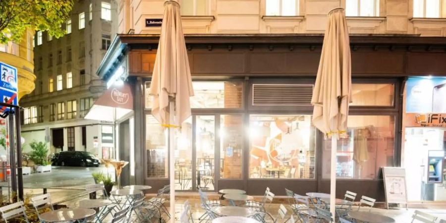 Leergefegt: Ein Restaurant in Wien. Foto: Georg Hochmuth/APA/dpa