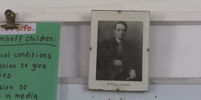 Die Rudolf-Steiner-Schulen in der Schweiz setzen sich für offene Schulen und Präsenzunterricht ein. (Archivbild). Rudolf Steiner