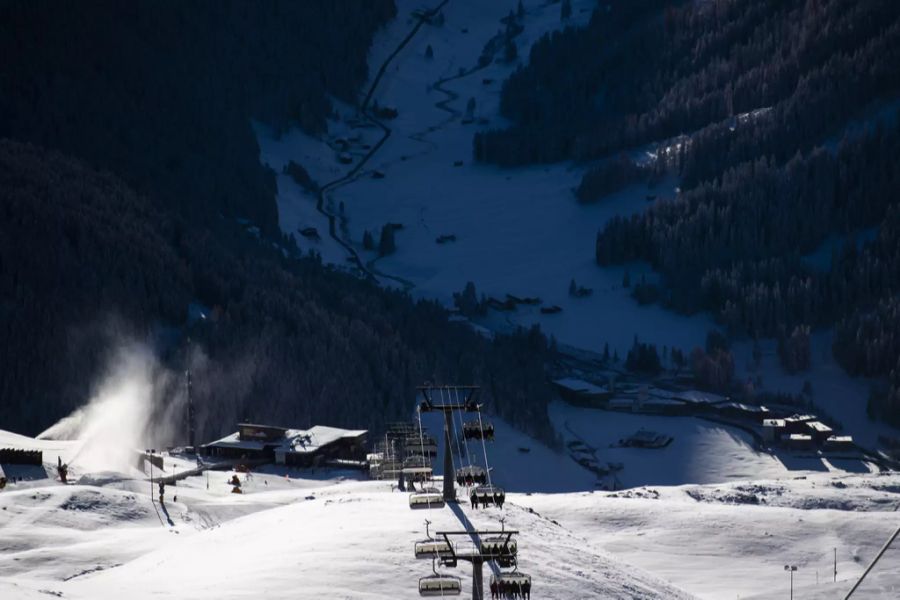 Blick ins Skigebiet, zum Start der Ski Vorsaison auf Parsenn, am Samstag, 6. November 2021 in Davos.