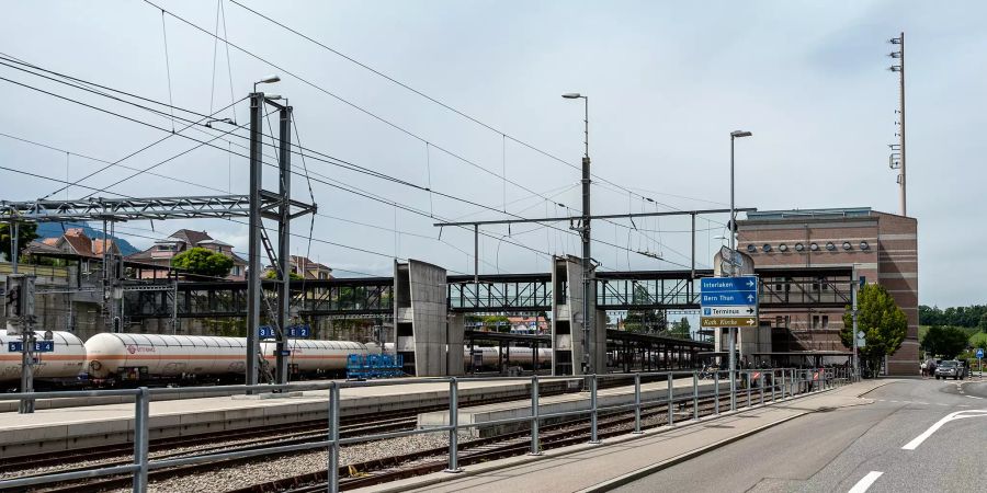 Die BLS Betriebszentrale an der Bahnhofstrasse beim Bahnhof Spiez.