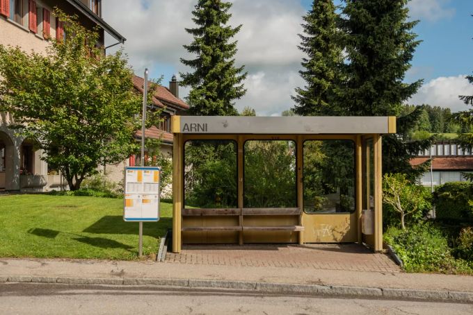 Bushaltestelle Arni AG Dorf an der Zürcherstrasse in 8905 Arni. Bushaltestelle Arni AG Dorf an der Zürcherstrasse in 8905 Arni.
