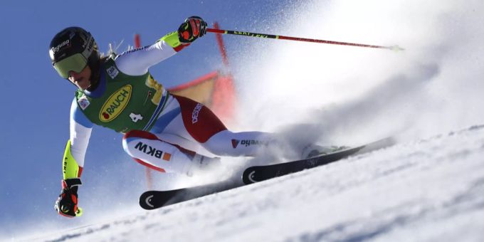 Lara Gut-Behrami liegt nach dem ersten Lauf in Sölden knapp in Führung. Lara Gut-Behrami