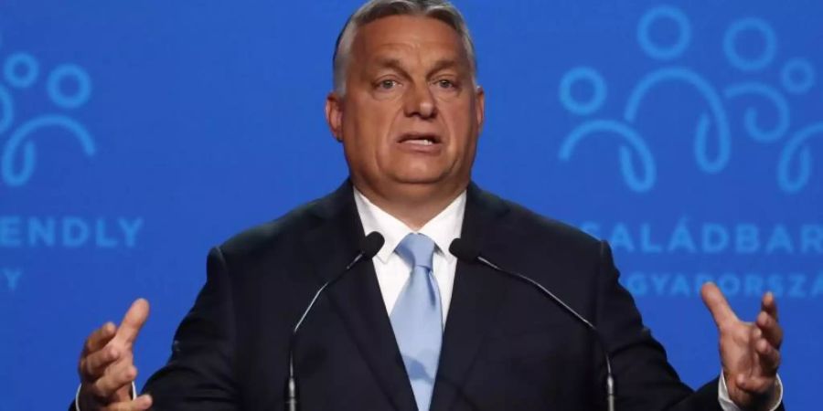 Ungarn unter Premier Viktor Orban steht wegen der Aushöhlung von Demokratie und Rechtsstaatlichkeit selbst stark in der Kritik. Foto: Laszlo Balogh/AP/dpa