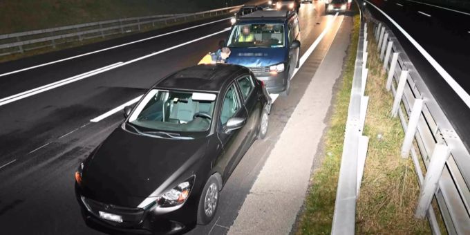 Es entstand Sachschaden von mehreren Tausend Franken. Unfall