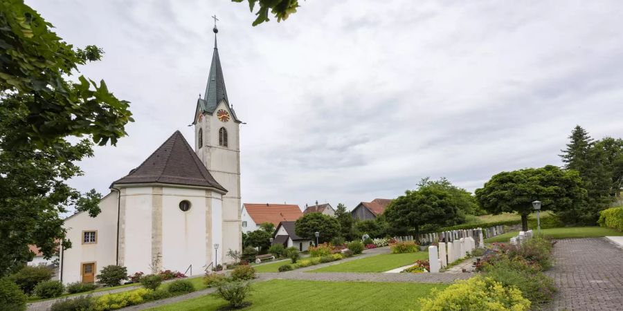 Die St. Remigius-Kirche in der Ortschaft Metzerlen-Mariastein.