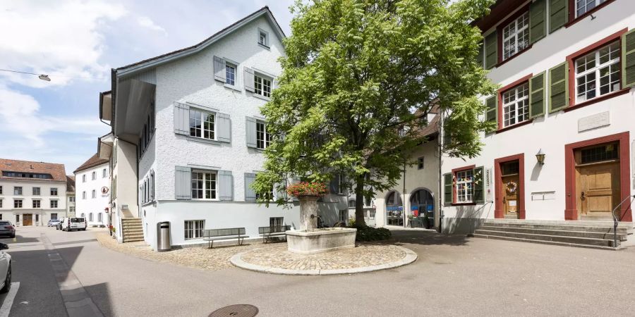 Die Kanonengasse mit dem Wirtshaus zum Bären in Liestal.