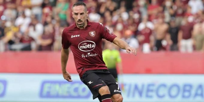 US Salernitana, dem derzeitigen Club von Franck Ribéry, soll mit dem Verkauf das Aus erspart bleiben. Foto: Alessandro Garofalo/LaPresse via ZUMA Press/dpa US Salernitana