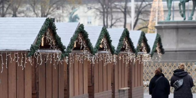 Seit Montag befindet sich Österreich in einem vierten Lockdown. Es sind nur noch Geschäfte des täglichen Bedarfs geöffnet, der Kulturbetrieb ruht, die Museen und Kinos haben geschlossen. Foto: Roland Schlager/APA/dpa Seit Montag befindet sich Österreich in einem vierten Lockdown. Es sind nur noch Geschäfte des täglichen Bedarfs geöffnet, der Kulturbetrieb ruht, die Museen und Kinos haben geschlossen. Foto: Roland Schlager/APA/dpa