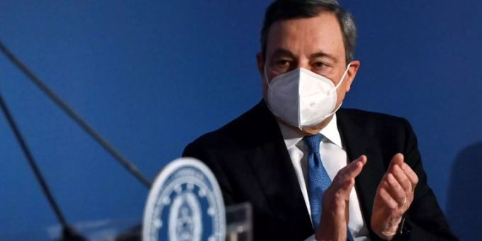 Mario Draghi bei einer Pressekonferenz am Mittwoch Mario Draghi bei einer Pressekonferenz am Mittwoch