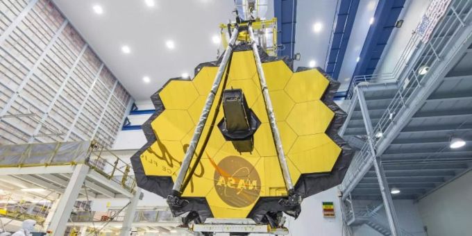 Der Entstehungsweg des James-Webb-Weltraumteleskop war lang und steinig. Foto: Uncredited/NASA/AP/dpa james-webb-weltraumteleskop