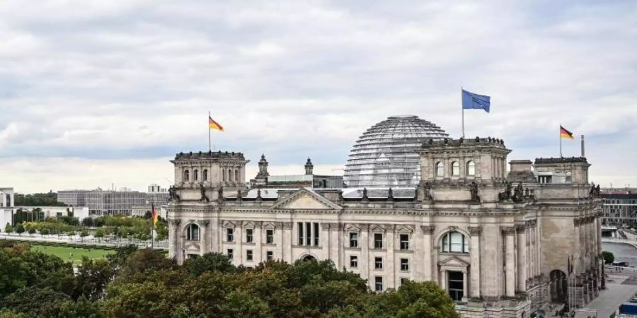 Das Reichstagsgebäude im Berliner Regierungsviertel. Foto: Britta Pedersen/dpa-Zentralbild/ZB
