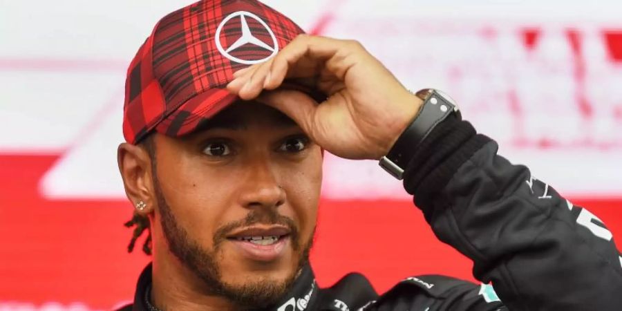 Hamiltons Vertrag bei Mercedes läuft am Saisonende aus. Foto: Nicolas Tucat/Pool AFP/AP/dpa