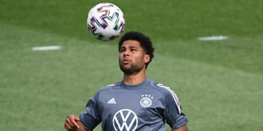 Gnabry freut sich auf das anstehende Achtelfinale im Londoner Wembley. Foto: Federico Gambarini/dpa
