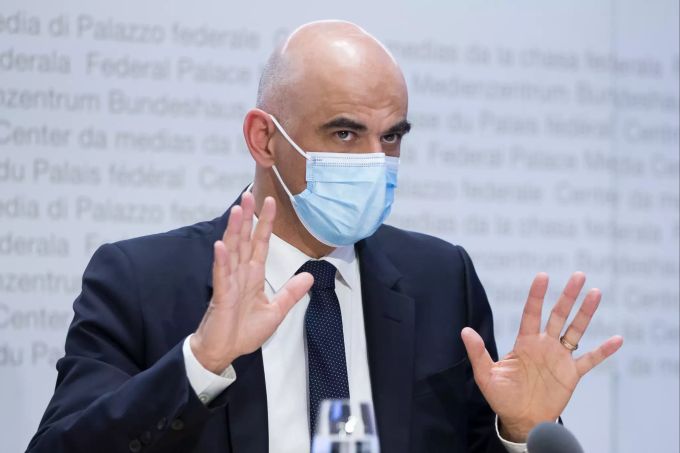 Bundesrat Alain Berset spricht während einer Medienkonferenz. Bundesrat Alain Berset
