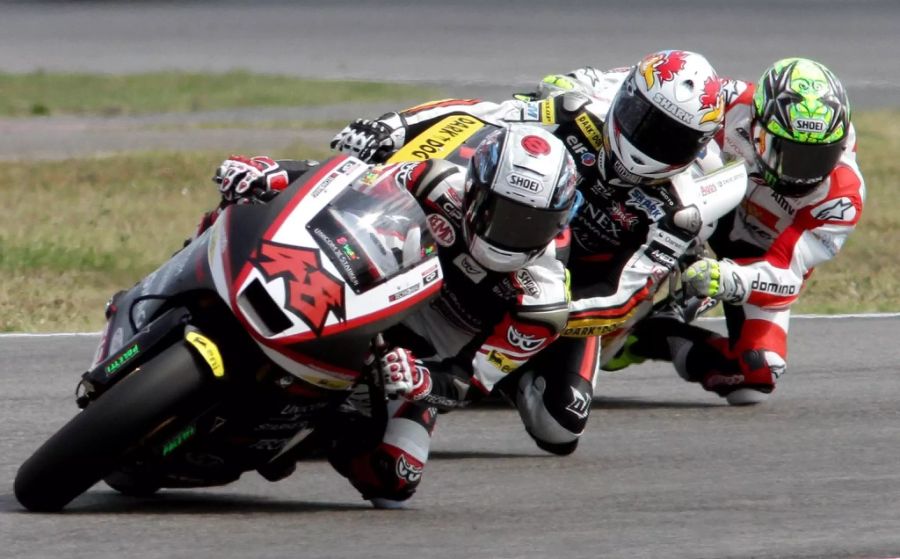 Shoya Tomizawa (†19) wurde am 5. September 2010 beim Moto2-Rennen in Misano von Scott Redding und Alex De Angelis erfasst und tödlich verletzt.