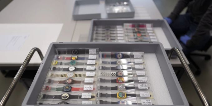 Regenbogen-Uhren - Swatch verklagt Malaysia wegen Beschlagnahmung