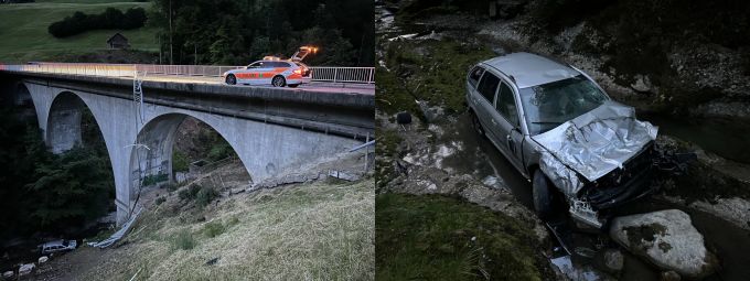Am Auto entstand beim 20 Meter tiefen Sturz ein Totalschaden. Totalschaden an Auto