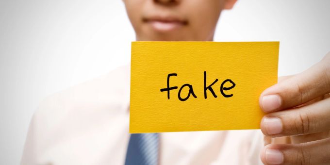Informationskompetenz: Pseudoexperten verbreiten Fake News. Informationskompetenz