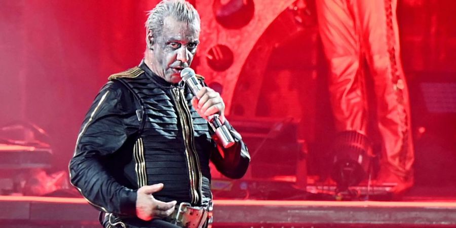 Till Lindemann steht im Rahmen der Deutschland-Tournee auf der Bühne.