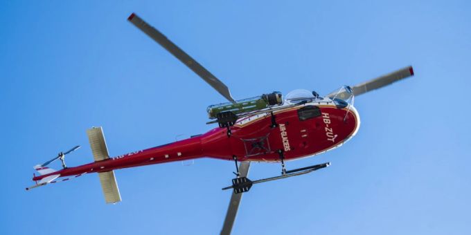 Bei den Rettungsarbeiten wurde auch ein Helikopter der Air-Glaciers eingesetzt. (Symbolbild) Air-Glaciers