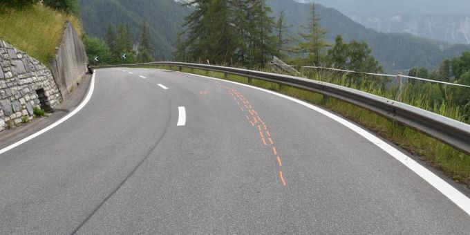Davos Wiesen GR - Motorradlenker (18) bei Selbstunfall verletzt