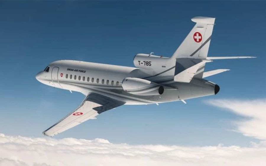 Das Flugzeug Dassault Falcon 900EX EASy II des Bundes