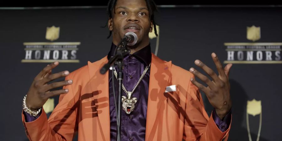 Lamar Jackson an der Verleihung des MvP-Awards der NFL