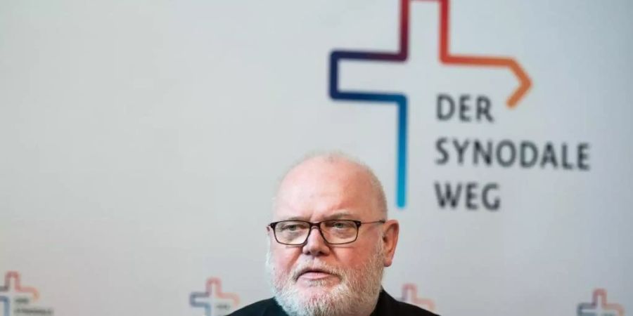 Kardinal Reinhard Marx, Vorsitzender der Deutschen Bischofskonferenz, auf einer Pressekonferenz während der ersten Versammlung des Synodalen Wegs in Frankfurt. Foto: Andreas Arnold/dpa