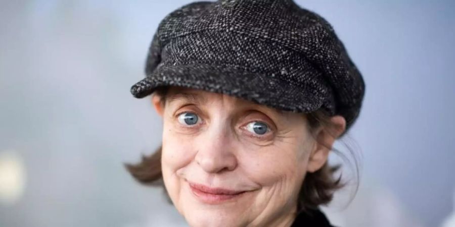 Katharina Thalbach inszeniert «Mord im Orientexpress» - und spielt den Detektiv Hercule Poirot. Foto: Bernd von Jutrczenka/dpa
