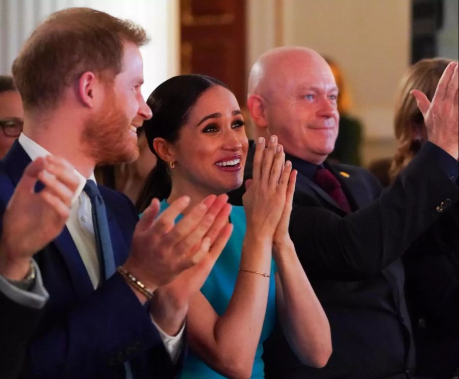 Meghan Markle und Prinz Harry strahlten auch beim eigentlichen Event über beide Ohren.