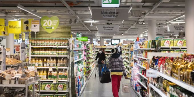 Mehr Kurzarbeit - Krise trifft Coop & Migros härter als Discounter