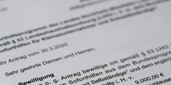 Düsseldorf - Betrugsverdacht: NRW stoppt Zahlung von Corona-Soforthilfen