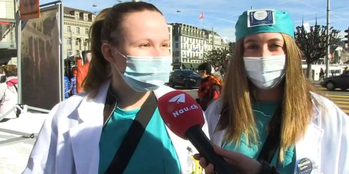 «Nicht küssen!» - So schützen sich Luzerner Fasnächtler vor Coronavirus