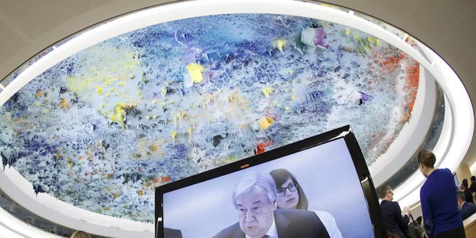 Menschenrechte und nationale Souveränität gehen für Uno-Generalsekretär Guterres Hand in Hand. «Der Einsatz für Menschenrechte stärkt Staaten und ihre Gesellschaften, das festigt die Souveränität», sagte er vor dem Uno-Menschenrechtsrat. antonio guterres