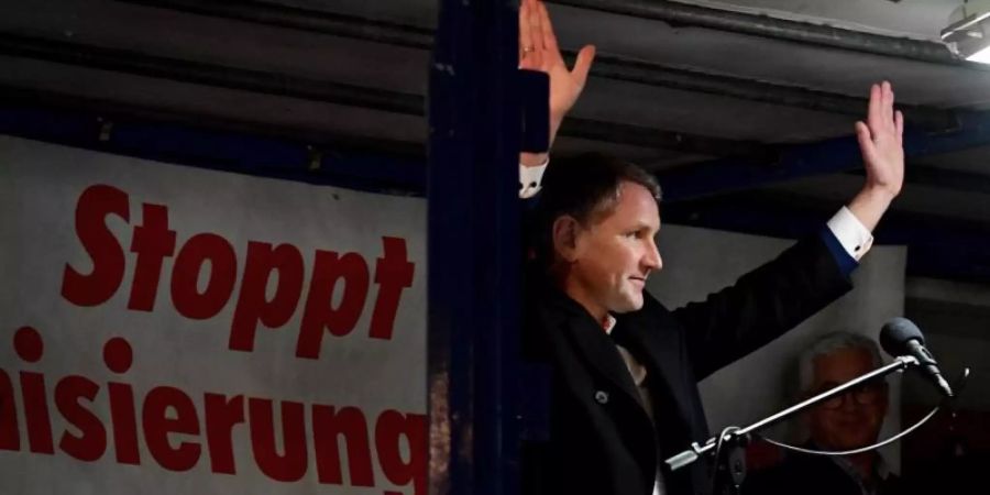 Er markiert den rechten Rand der Partei: Björn Höcke, AfD-Fraktionschef in Thüringen, bei einer Demonstration des islam- und ausländerfeindlichen Bündnisses Pegida. Foto: Robert Michael/dpa-Zentralbild/dpa