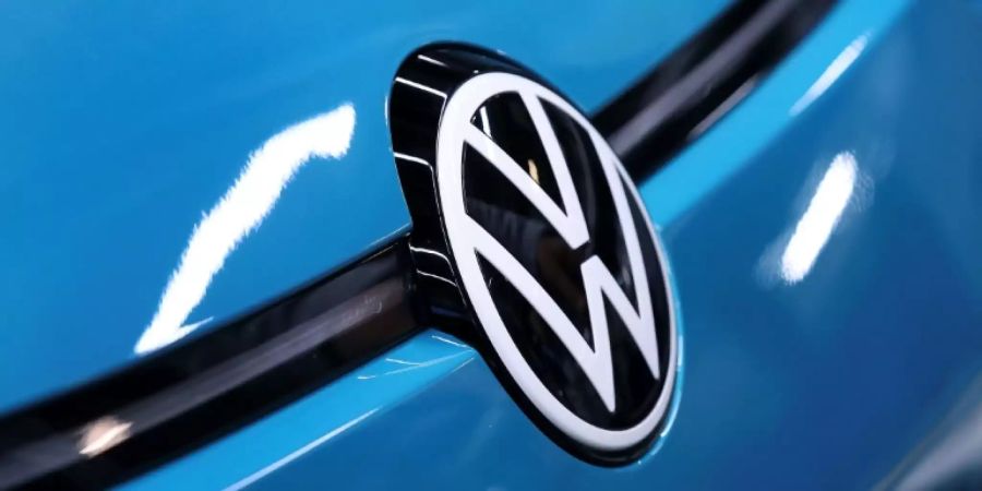 Logo von Volkswagen auf einem ID.3