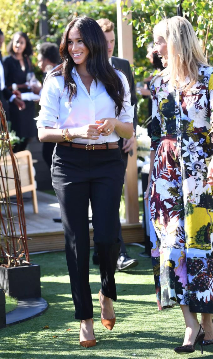 Meghan Markle setzte trotz Royal-Dresscode ab und zu auf Hose. Hier 2019 in London. meghan markle