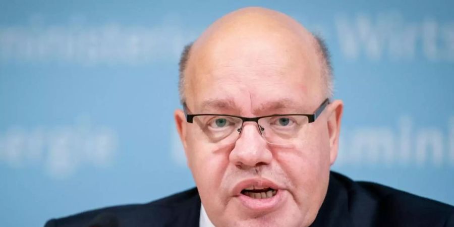 «Unsere Unternehmen brauchen mehr Luft zum Atmen, damit sie die entscheidenden Investitionen in die Zukunftstechnologien tätigen können. Dazu gehören Steuerentlastungen und Bürokratieabbau», sagt Peter Altmaier. Foto: Kay Nietfeld/dpa
